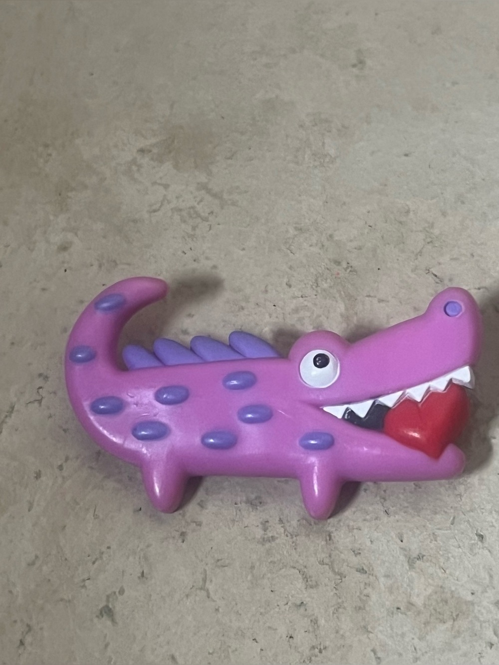 Hallmark Valentine’s Alligator / Crocodile With Heart Lapel Pin, Brooch, Pinback
